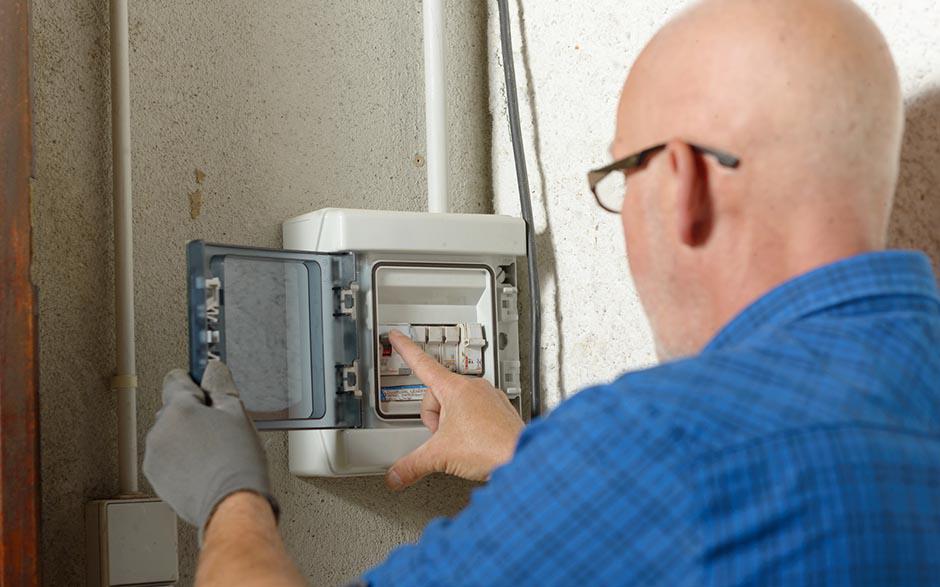besoin d'un électricien Villers-sous-Saint-Leu